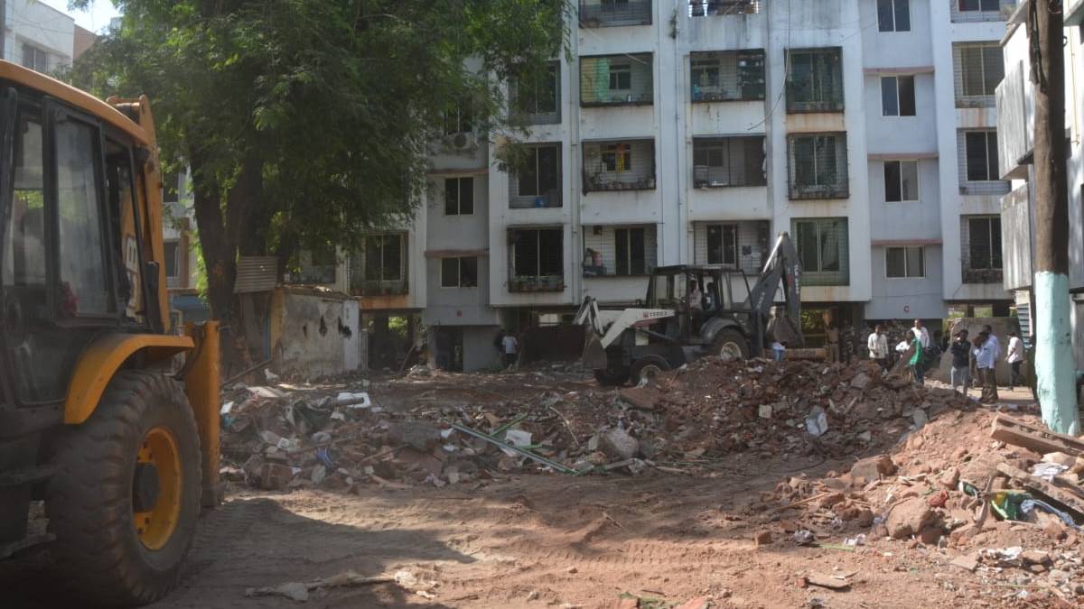 Supreme Court asks High Court regarding action against religious construction in Nashik