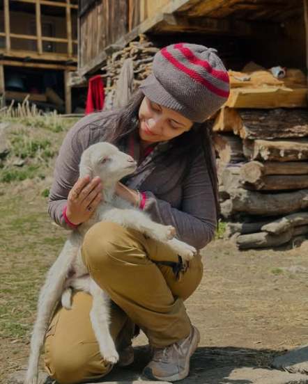 tejashri pradhan trip on himachal pradesh with best friend photos viral
