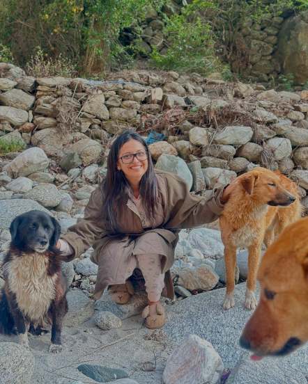 tejashri pradhan trip on himachal pradesh with best friend photos viral