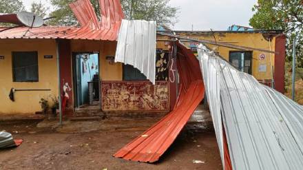 Unseasonal rains in Mokhada taluka of Palghar district mango cashew crops houses damaged