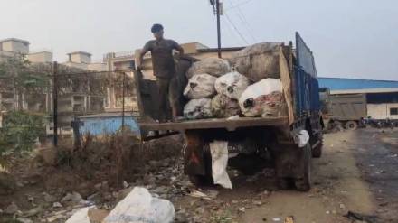 Vasai, Virar cities Risk of accidents Waste transportation through outdated vehicles