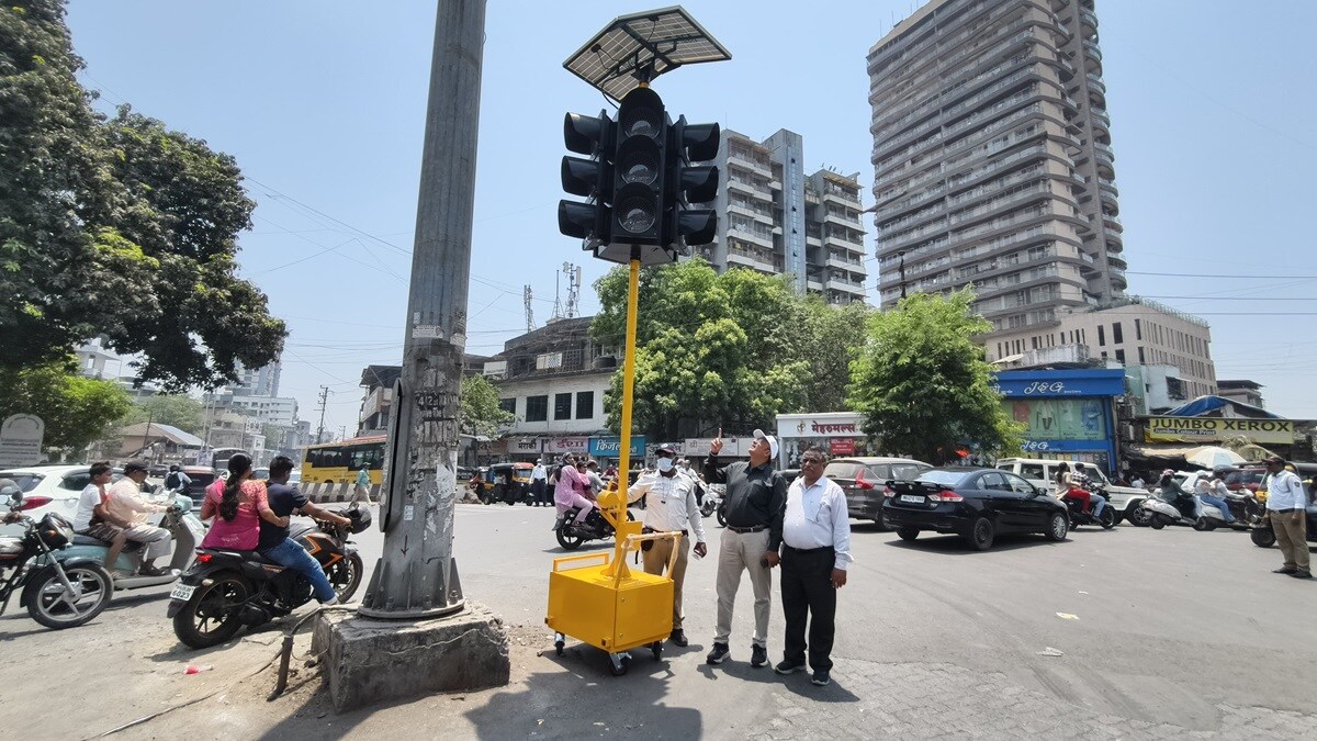 rotating signal, Sahajanand Chowk,
