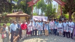 ‘युवा सेना’ आणि ‘बुक्टु’च्या सदस्यांविरोधात गुन्हा दाखल, मुंबई विद्यापीठाच्या फोर्ट संकुलाबाहेरील आंदोलनप्रकरणी आझाद मैदान पोलिसांची कारवाई