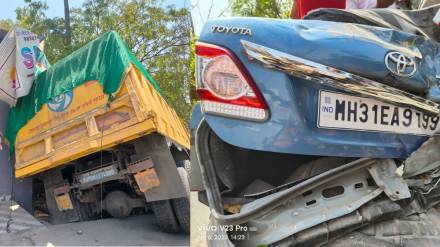 tiiper collision with parked car in gorewada area