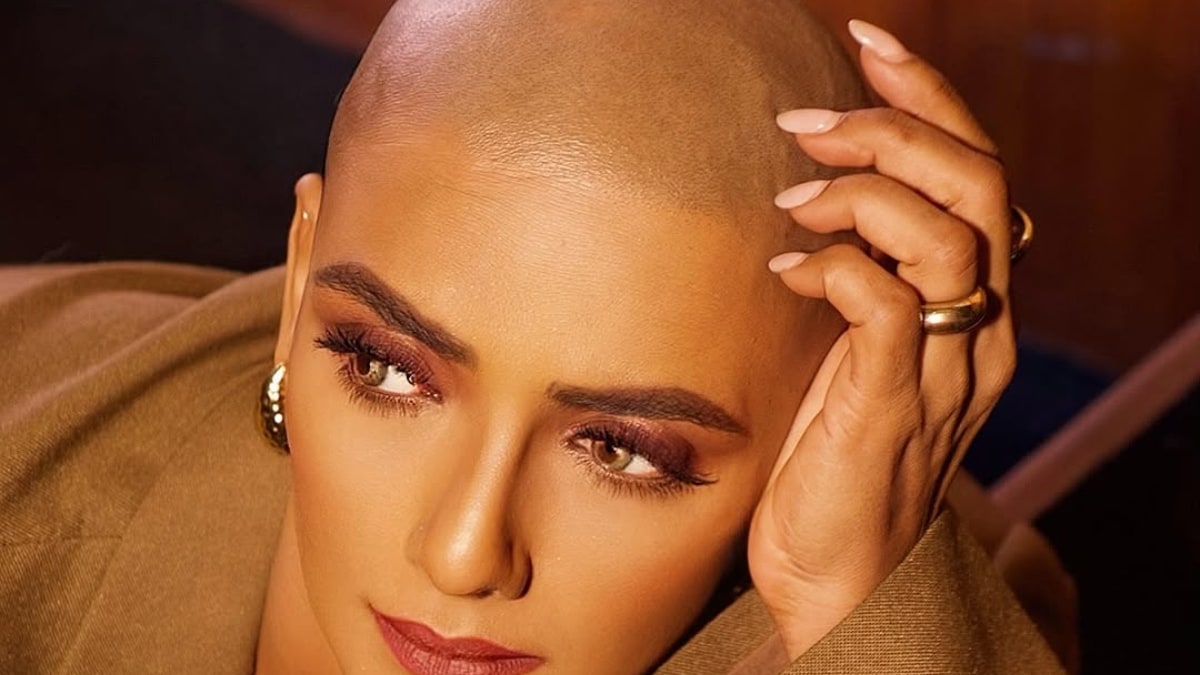 acress Shanthi Priya shave her head