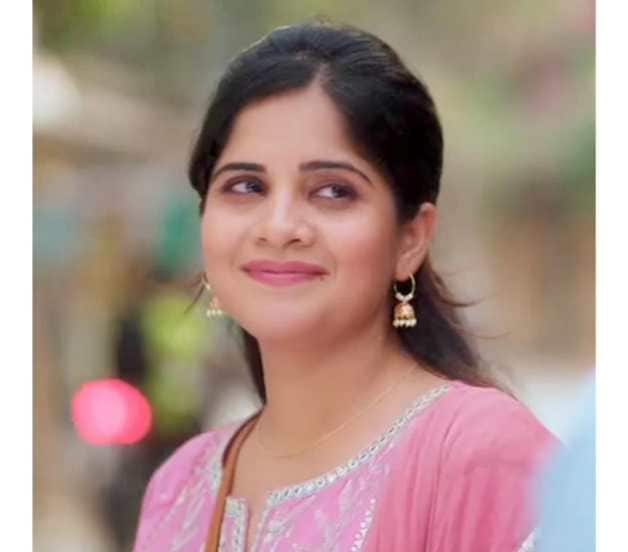 paaru fame aditya real life wife amruta deshmukh work in zee marathi lakshmi niwas