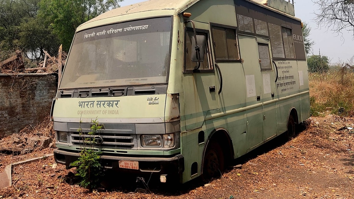 Mobile soil testing labs