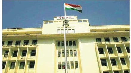 Corporators power to remove the mayor