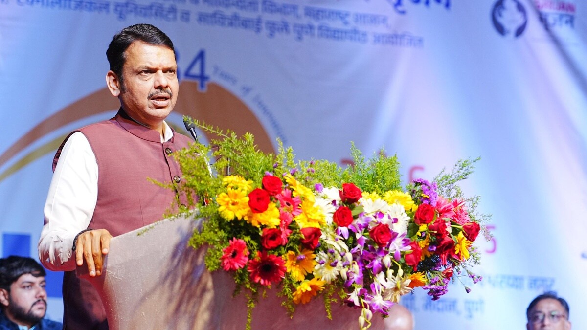 devendra fadnavis on land acquisition