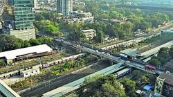 सव्वाशे वर्ष जुना पूल आजपासून वाहतुकीसाठी बंद, प्रभादेवी पुलाचे चार-पाच दिवसांत पाडकाम