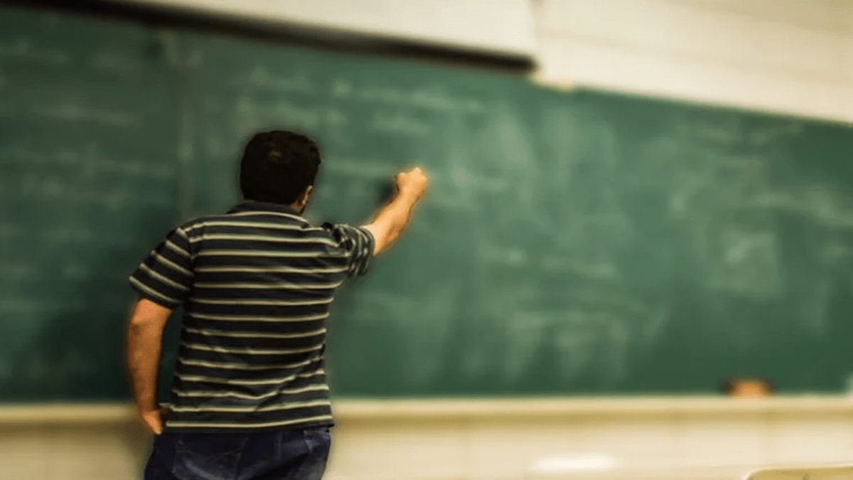 teachers , salary , Bhandara, education officer,