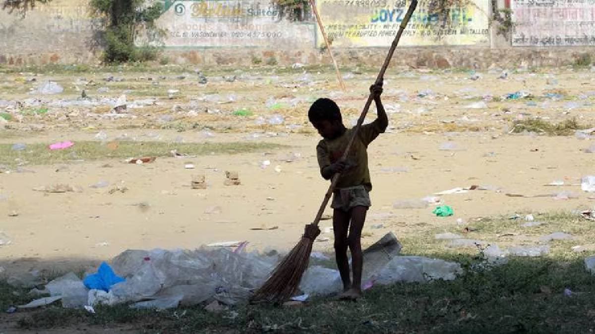 child labour 87 child laborers rescued from Mumbai child laborers are from Uttar Pradesh and Bihar Mumbai print news