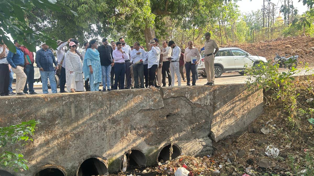 Abhinav Goyal inspections ulhas river and drain cleaning