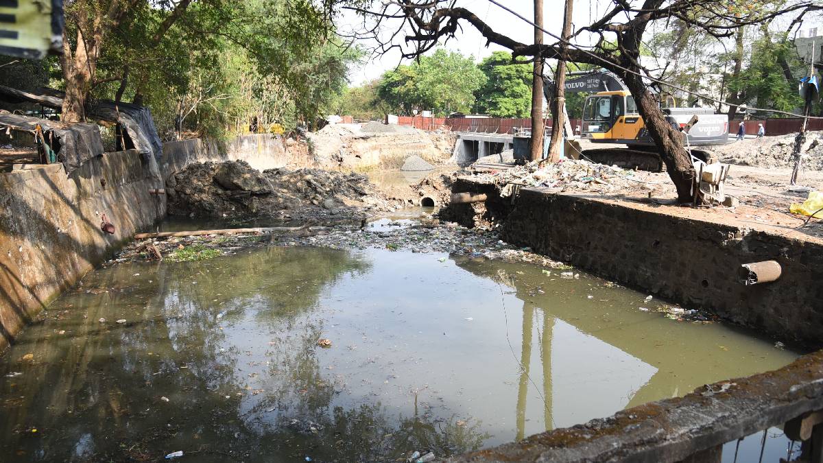 Amravati road The drainage is blocked the flyover work