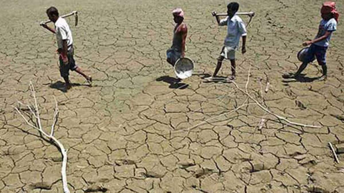 On-site inspection of water conservation works during 1972 drought begins