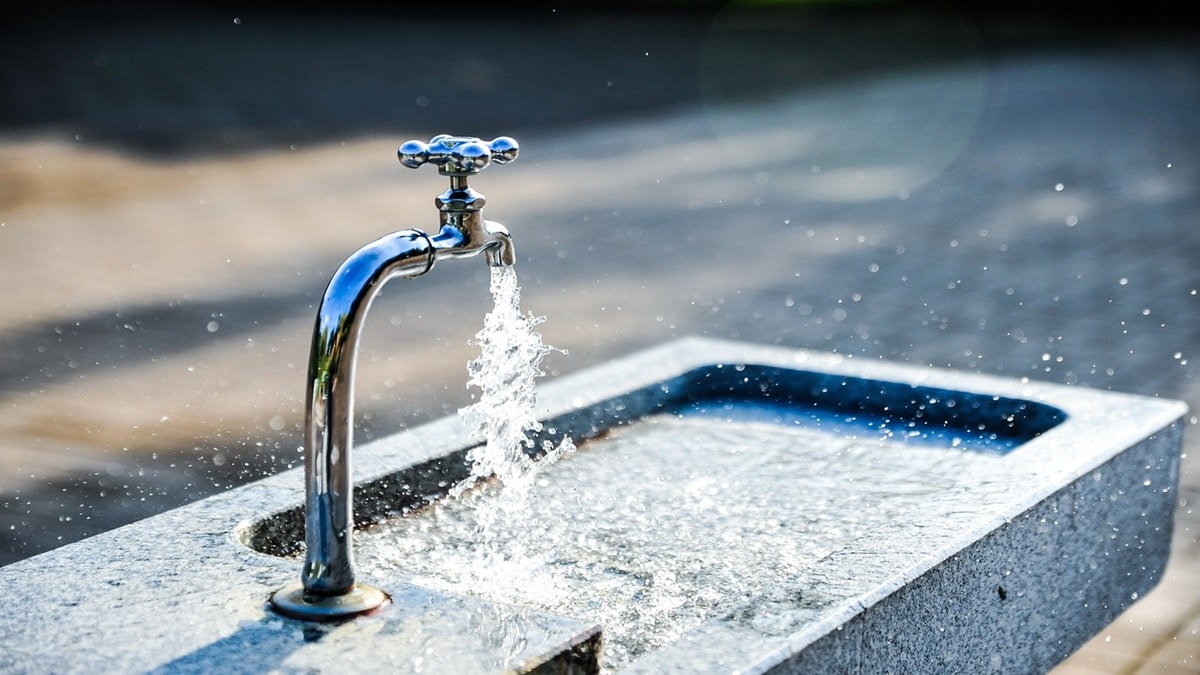 rising summer heat boosts water demand but complaints grow over irregular low pressure water supply