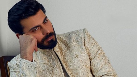 fawad khan abir gulal fees