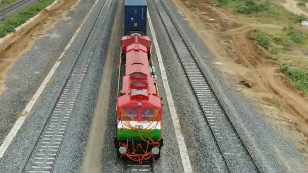 dedicated freight corridors news in marathi