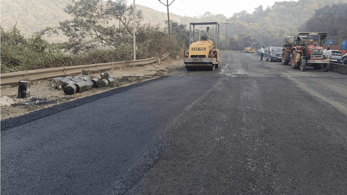 For two days, travelers will have to face trouble due to traffic jams in Gaymukh Ghat thane