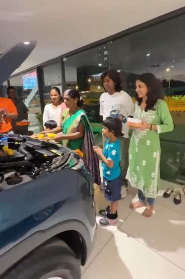 gaurav more buys new car