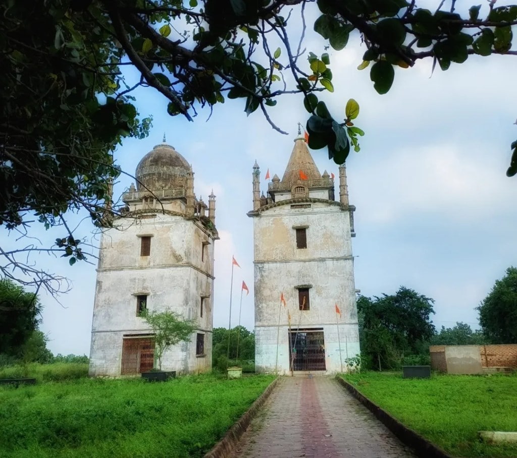 Mccluskieganj | Mccluskieganj Mini London of india | india's mini London | Mccluskieganj famous for | Mccluskieganj tourism | Mccluskieganj Hotels | Mccluskieganj history | Mccluskieganj photos | McCluskieganj snowfall | famous tourist places in Jharkhand | anglo indian mccluskieganj | India's Mini London | મેક્લુસ્કીગંજ