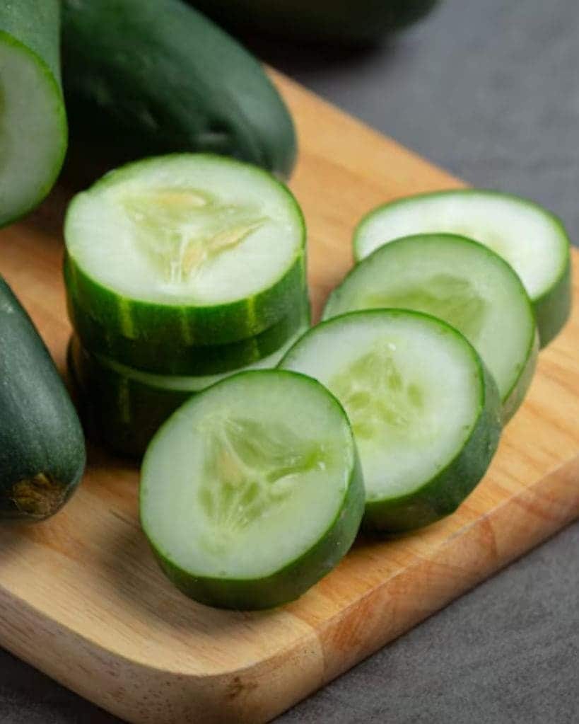 Curd with cucumber