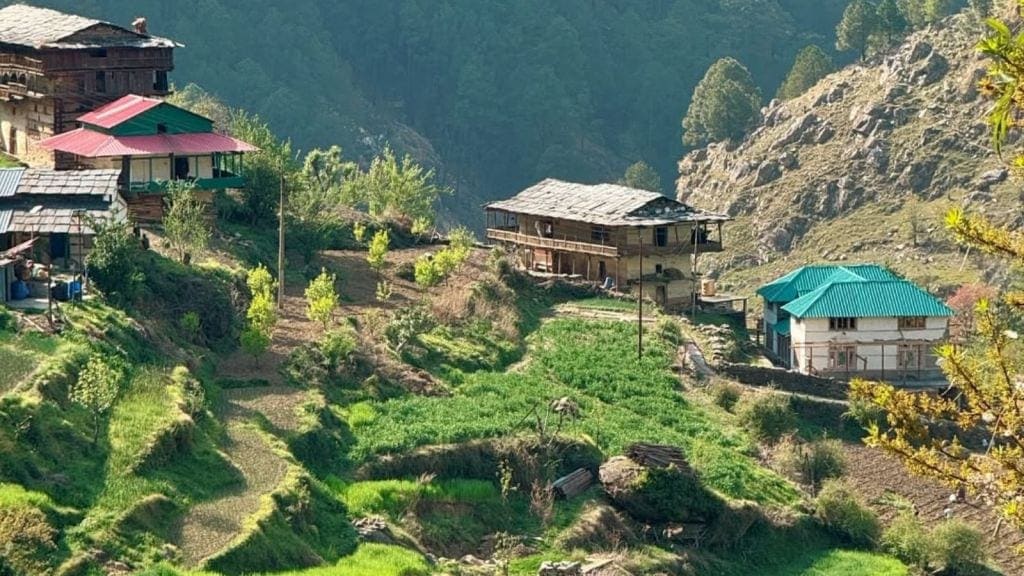 Sainj Valley Tour | Sainj Valley trip plan | Sainj Valley photo | famous tourist places in himachal pradesh | hill station
