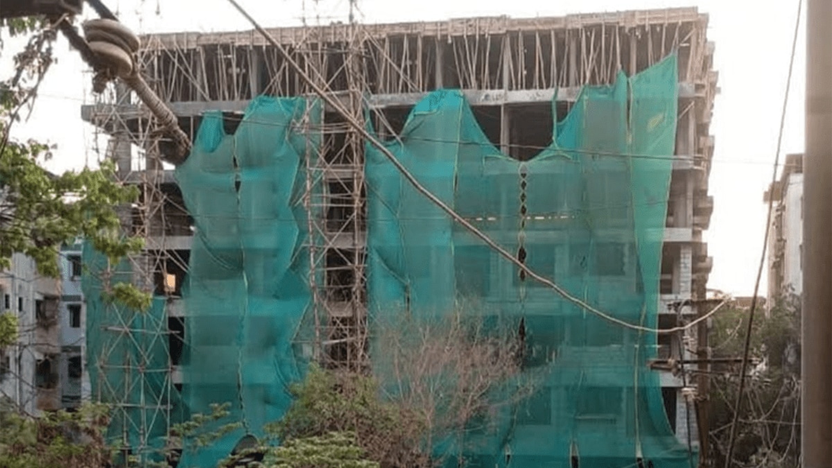 In Thakurwadi area of Dombivli West, land mafias have built an illegal seven floor building on government land