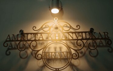 amruta khanvilkar new home