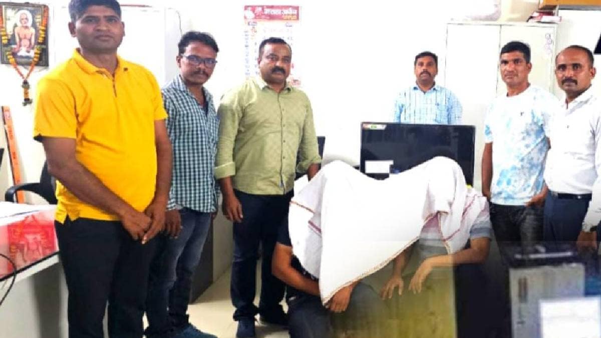 Two caught red handed gambling on IPL matches in Buldhana city