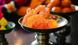 तुम्हाला जिलेबी खायला आवडते का? पण जिलेबीचा शोध कुठे लागाला हे तुम्हाला माहिती आहे का?