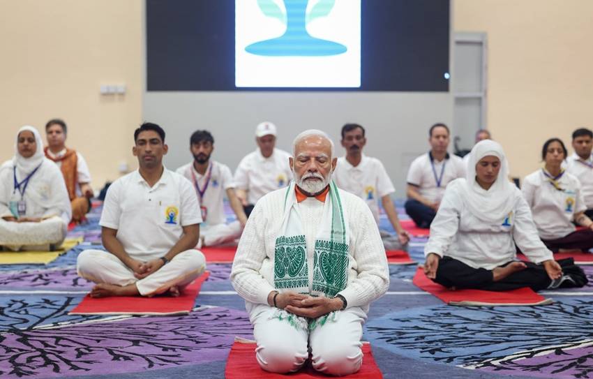 PM Modi Sleeping Trick