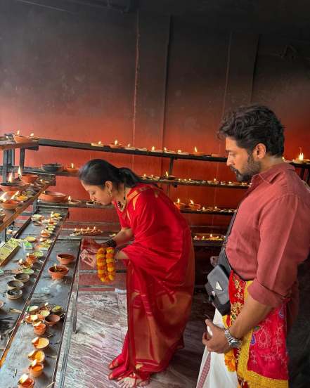 jyothika visits kolhapur mahalaxmi temple 