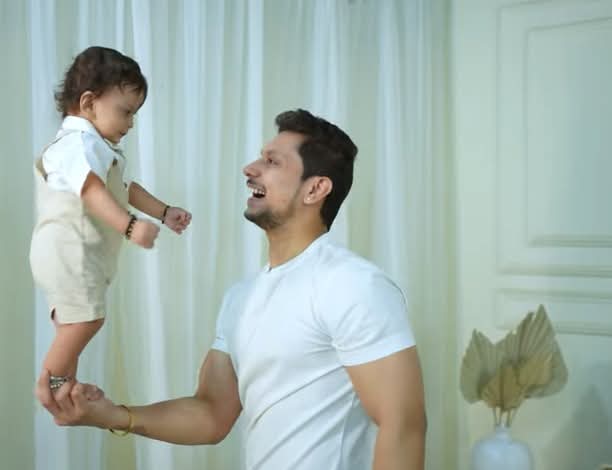 marathi singer kartiki gaikwad shares baby boy photos