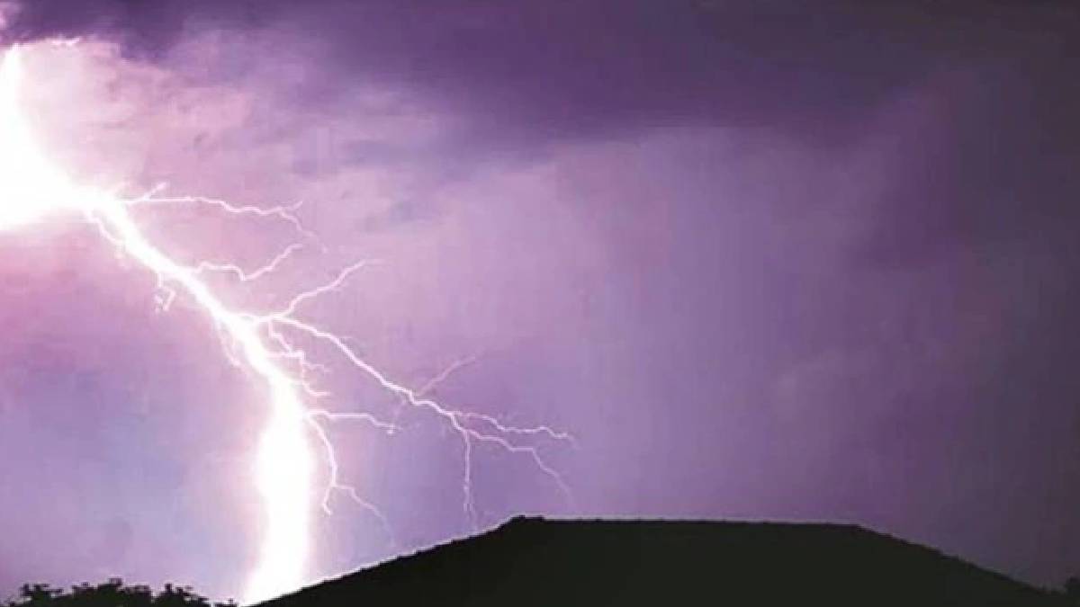 A young woman died after being struck by lightning in Alyani village near Dhasai, hailstorm in Murbad, damage to pulses including mangoes