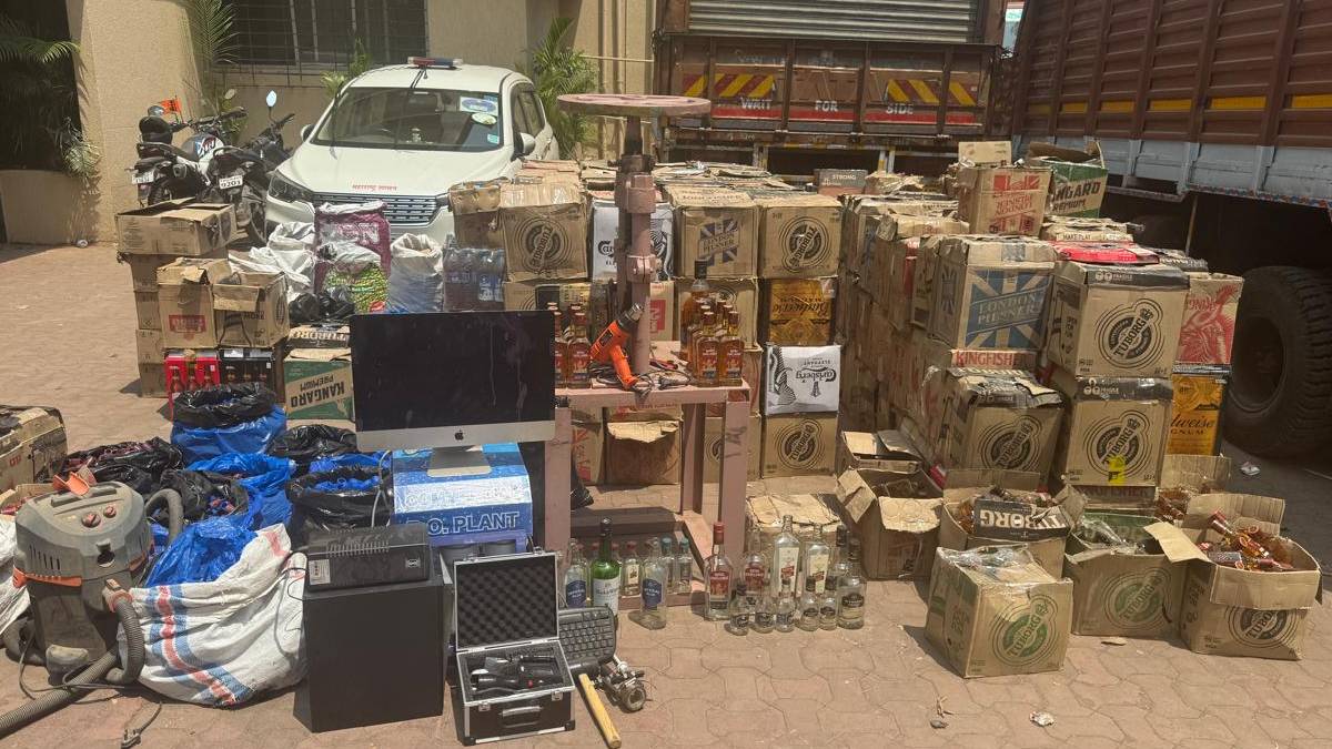 excise department crackdown foreign liquor smuggling in Thane