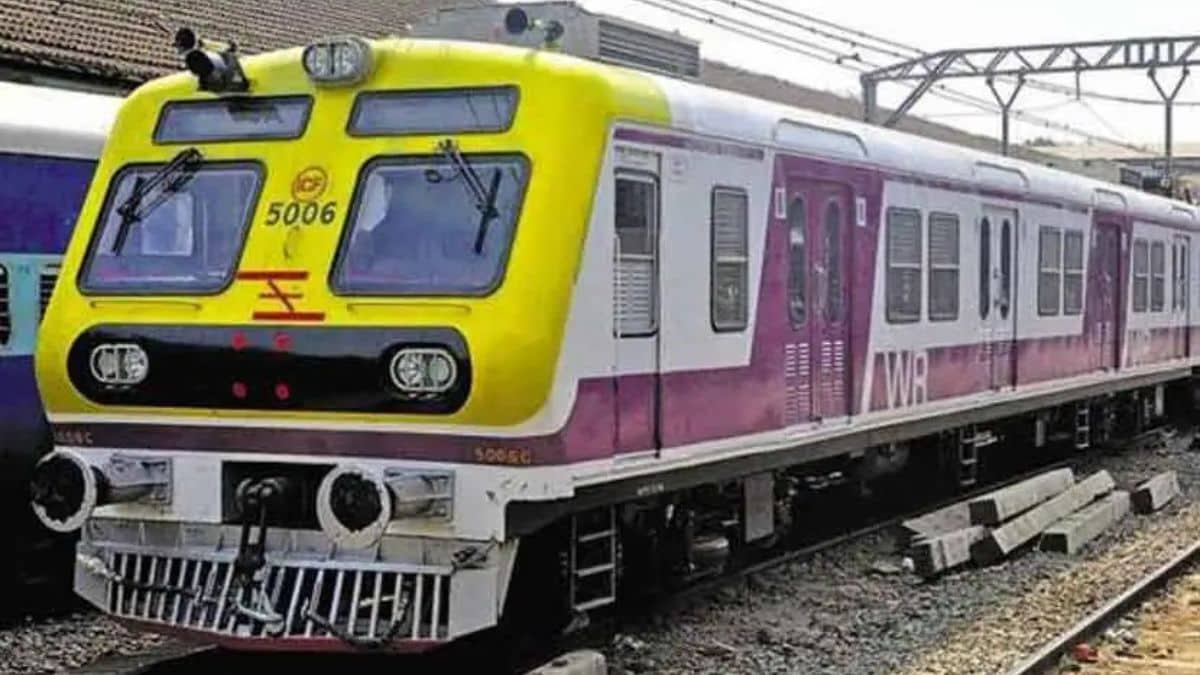 Block between Mahim-Bandra stations for reconstruction of bridge
