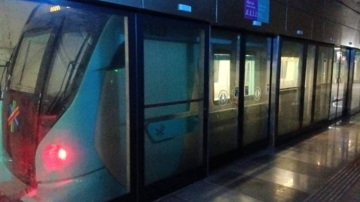 Jio connectivity problem to Metro 3 passengers