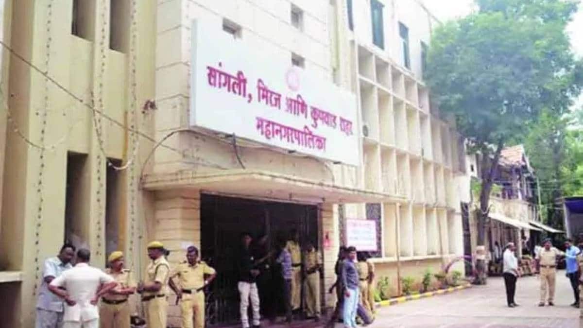 encroachment removal disputes in Miraj