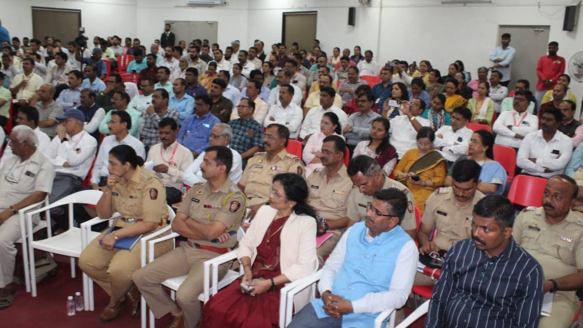 Police Commissioner educates about Kumbh Mela assistance Guidance to Principals and Headmasters nashik news