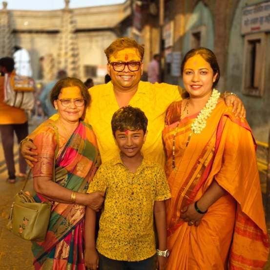 Maharashtrachi Hasyajatra Fame Prasad Khandekar jejuri khandoba Darshan with Family