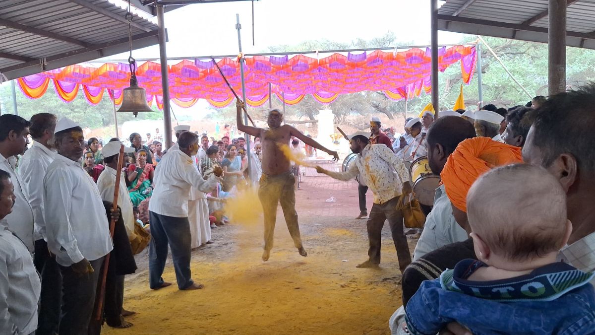 traditional Prediction program near Amanpur on the Krishna kath