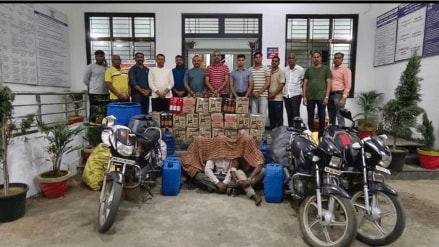Police raid on a fake English liquor factory gondia