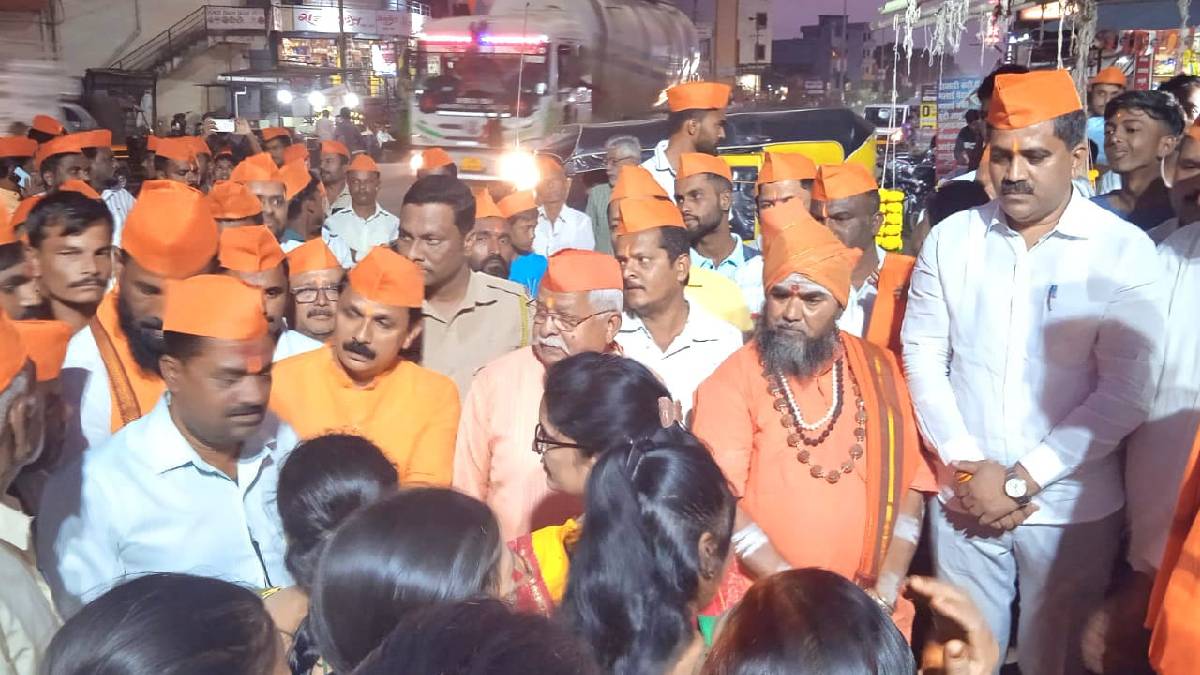 Inauguration of 80 feet tall saffron flag pole in Ogalewadi near Karad