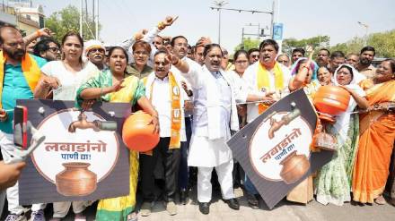 shiv sena thackeray group agitation chhatrapati sambhaji nagar water issue