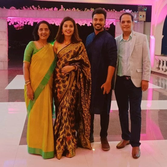 marathi actress shares childhood photos playing lead role