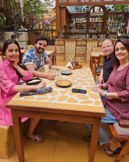 shivani rangole calls mother in law mrinal Kulkarni by this name