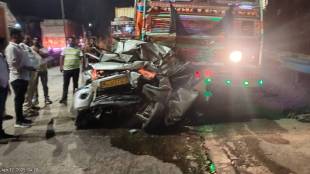 Youth dies in truck car accident on Mumbra bypass