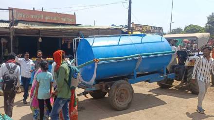 Water is supplied by tankers at Saptashrunga fort in Nashik due to scarcity of water