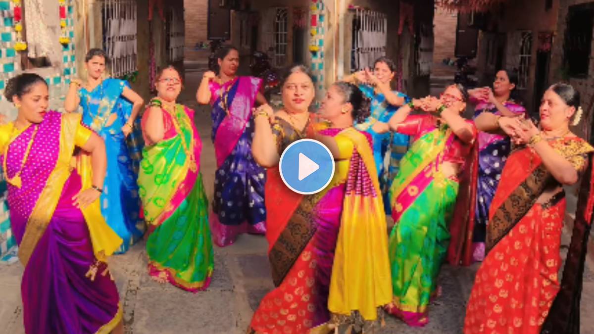 women dance on Mast Challay Amcha song